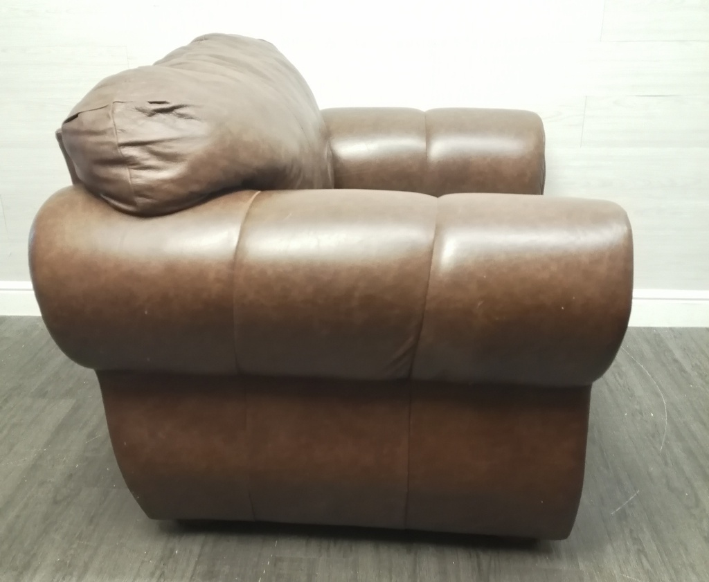 large quality brown leather three peice suite