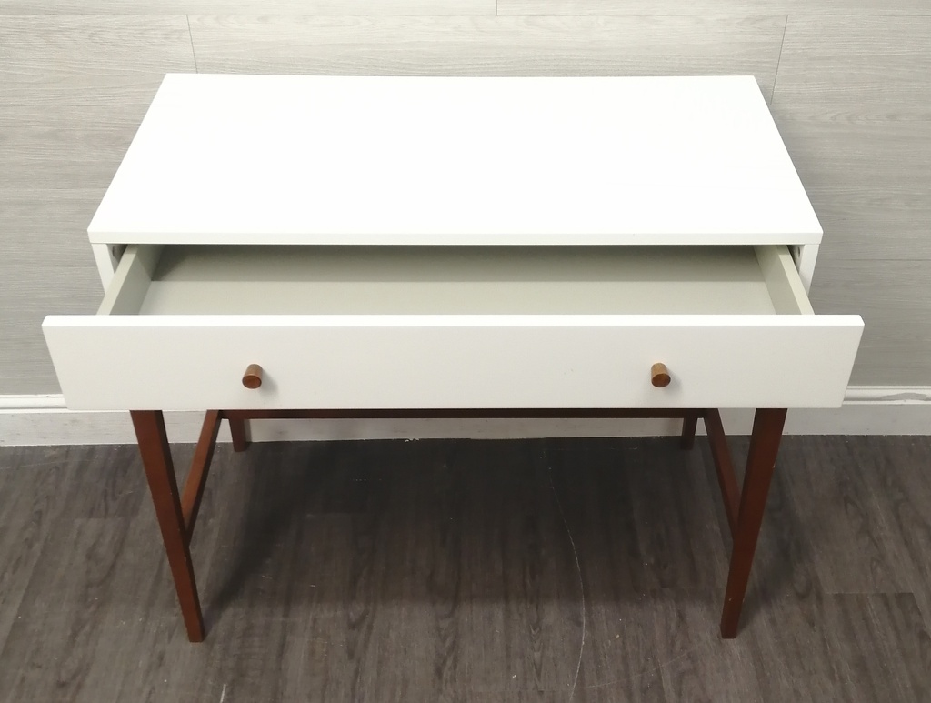 white console / desk table