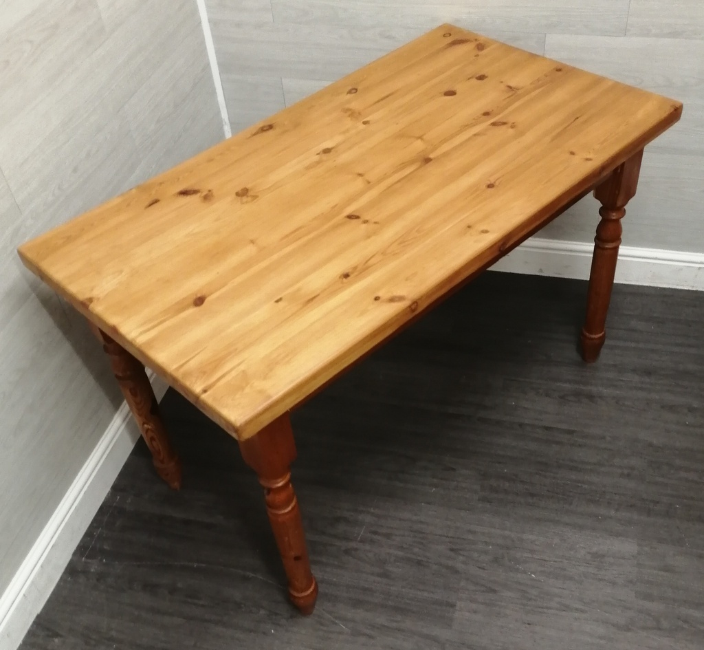 neat Solid pine dining table