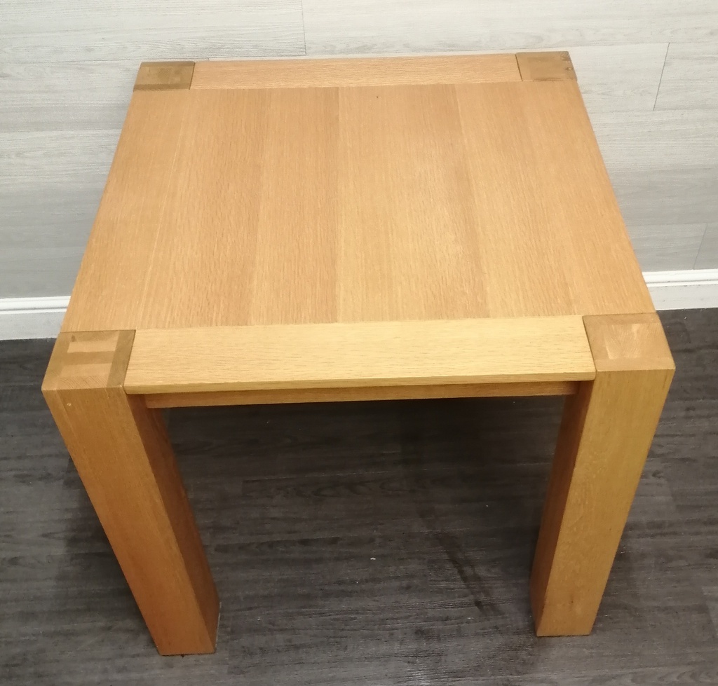 NEAT SQUARE OAK  DINING TABLE