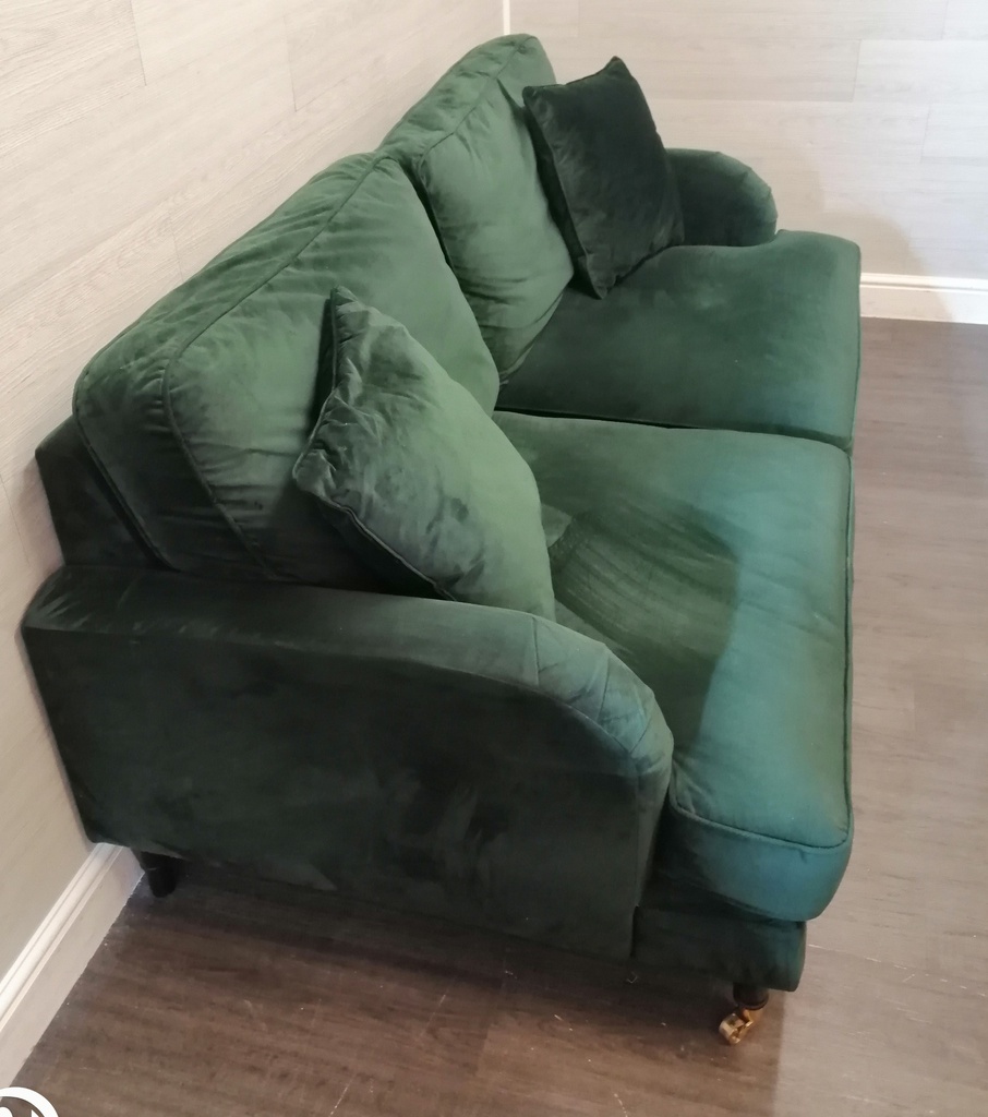 stunning emerald green velvet style sofa