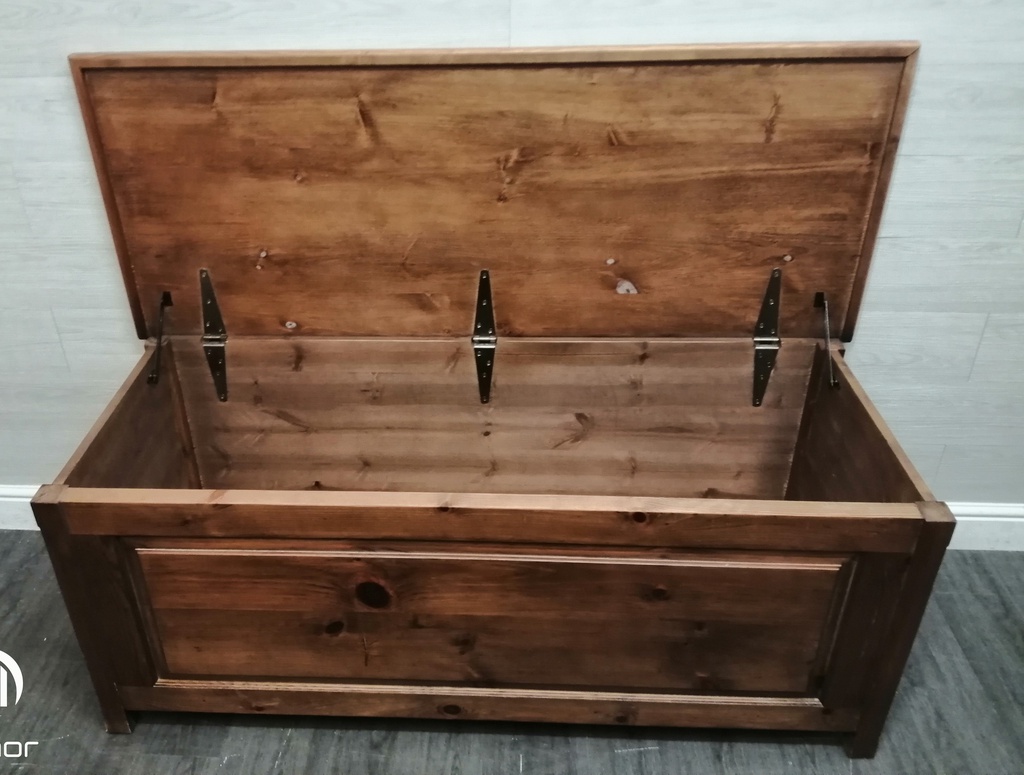 Lovely large rustic PINE STORAGE / BLANKET BOX