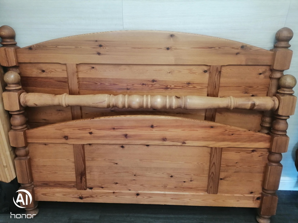 quality 5ft chunky Pine Bed Frame