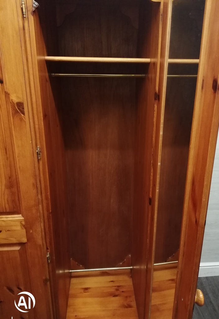 TRIPLE pine WARDROBE