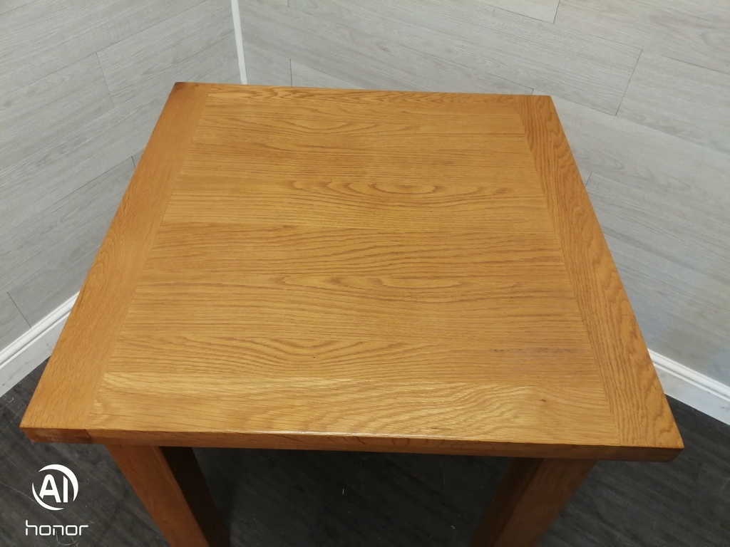 NEAT SQUARE OAK DINING TABLE