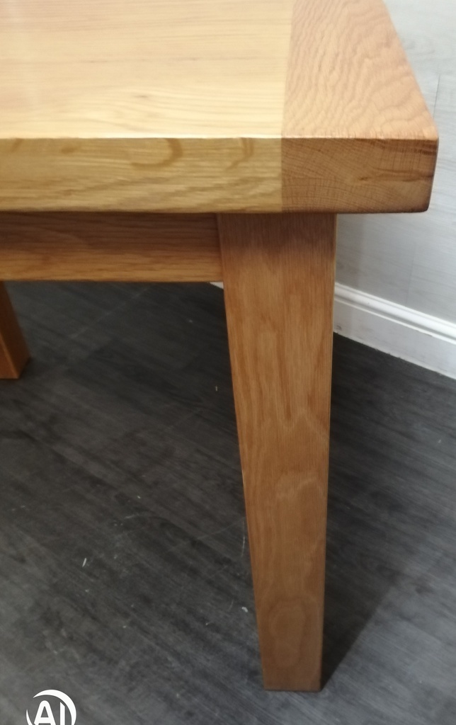 NEAT SQUARE OAK DINING TABLE