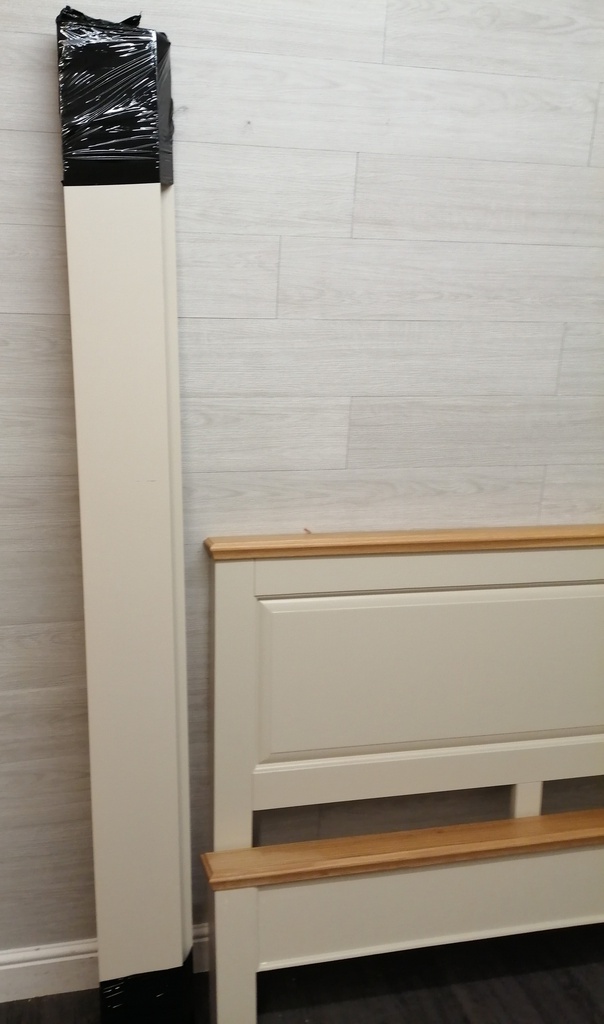 4ft6&quot;  shaker style cream bedframe