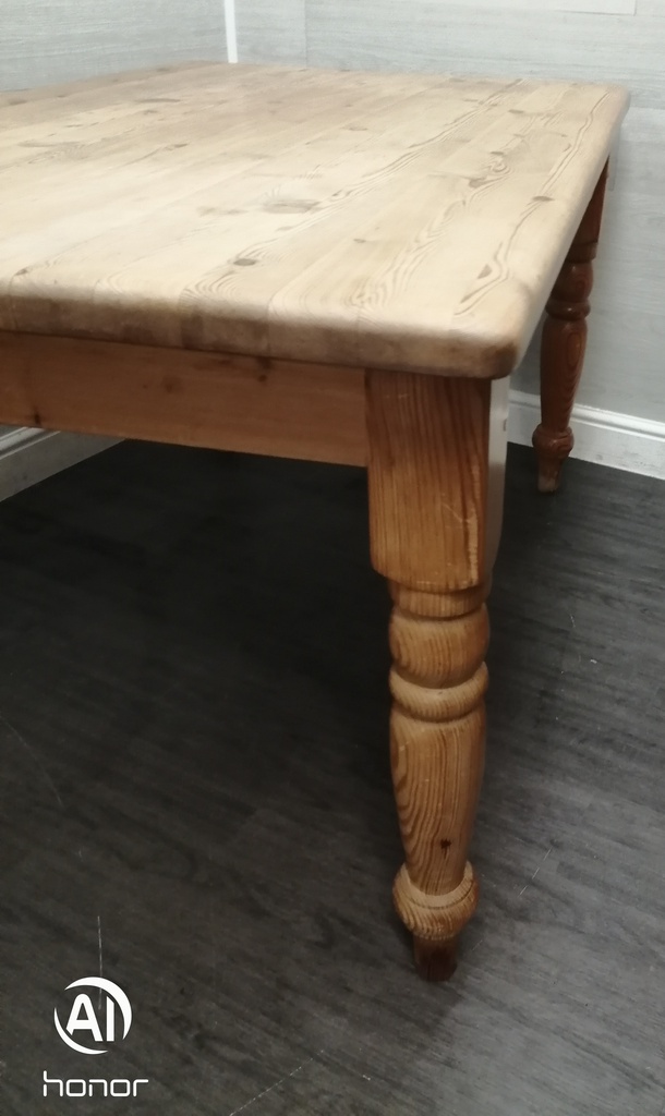 SOLID PINE DINING TABLE