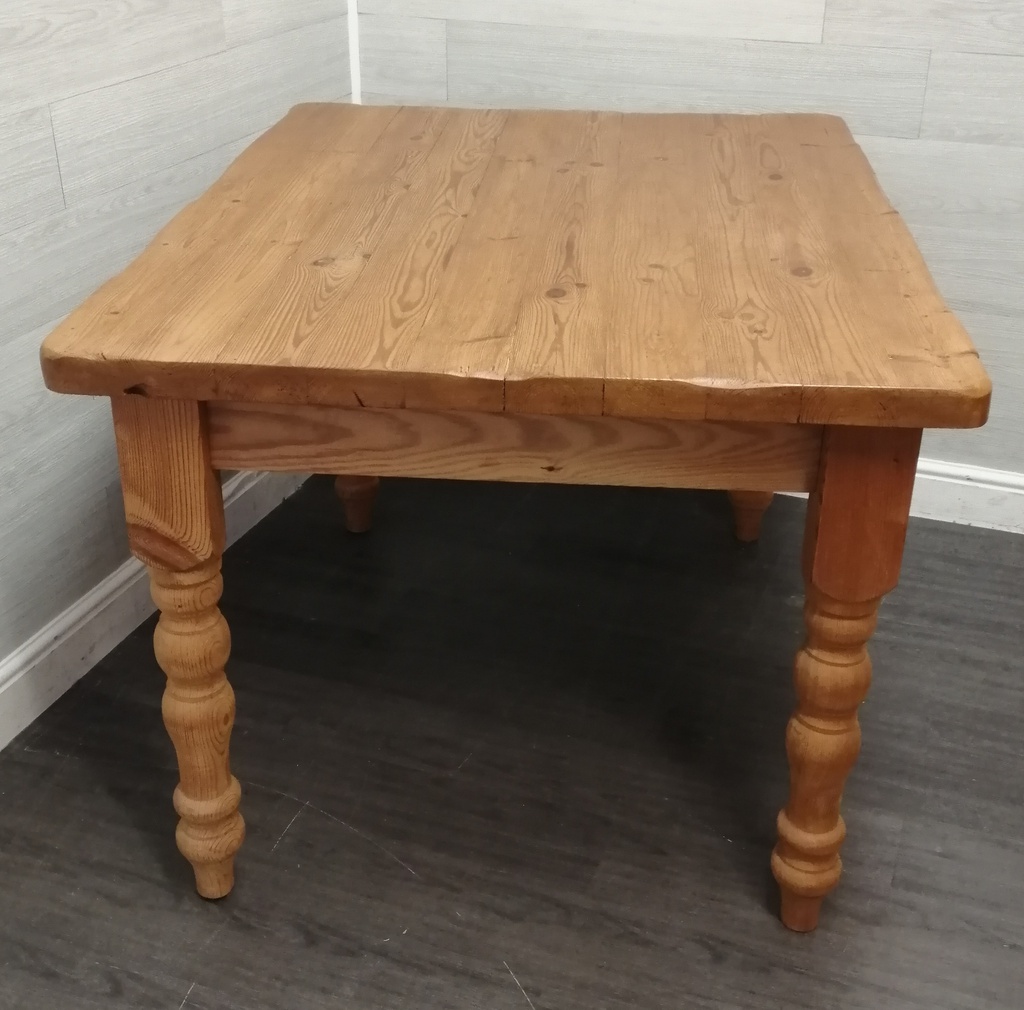 5ft1&quot; Rustic Pine Dining Table