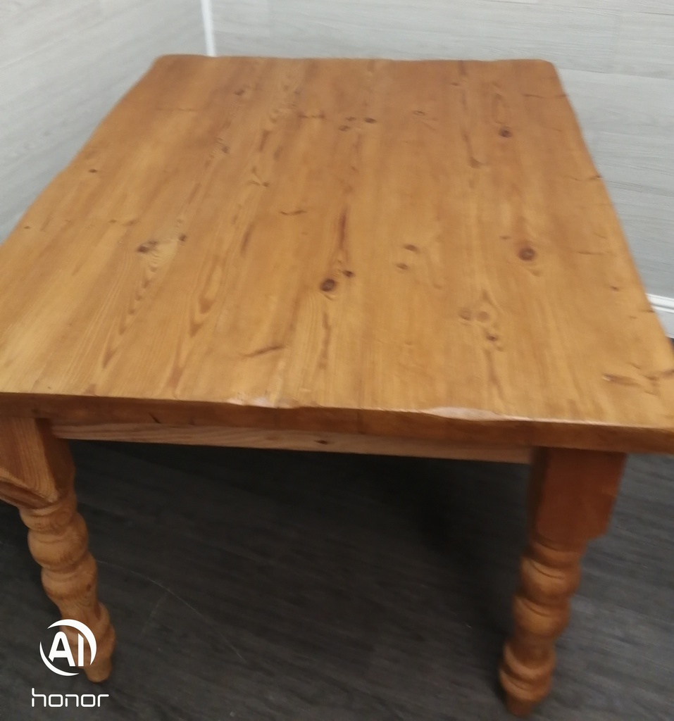 5ft1&quot; Rustic Pine Dining Table