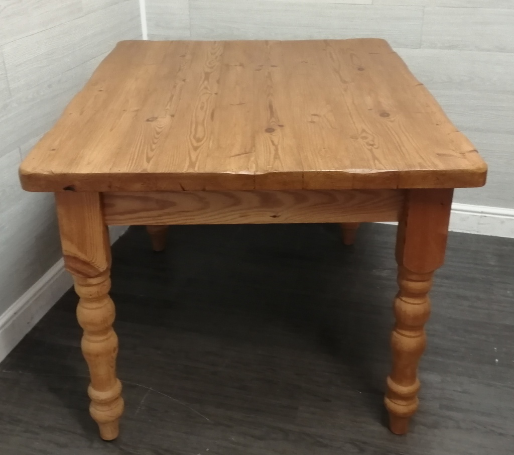 5ft1&quot; Rustic Pine Dining Table