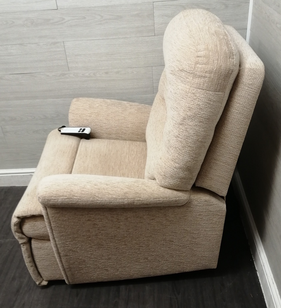 quality sherbourne rise and recline armchair