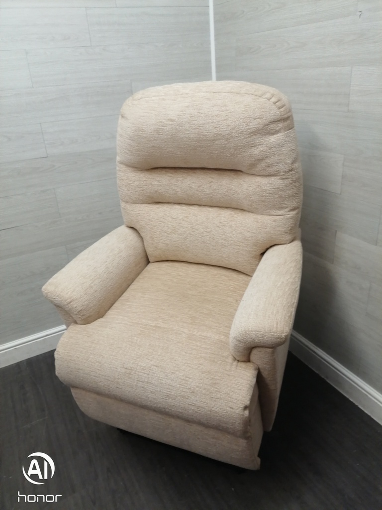 quality sherbourne rise and recline armchair