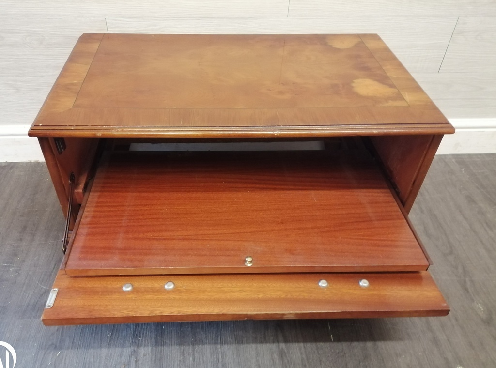 Repro mahogany TV stand