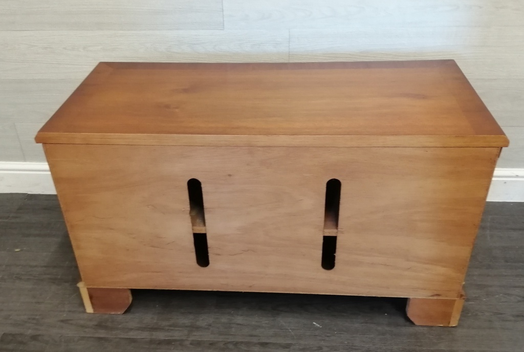 Repro YEW TV stand