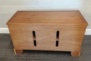 Repro YEW TV stand