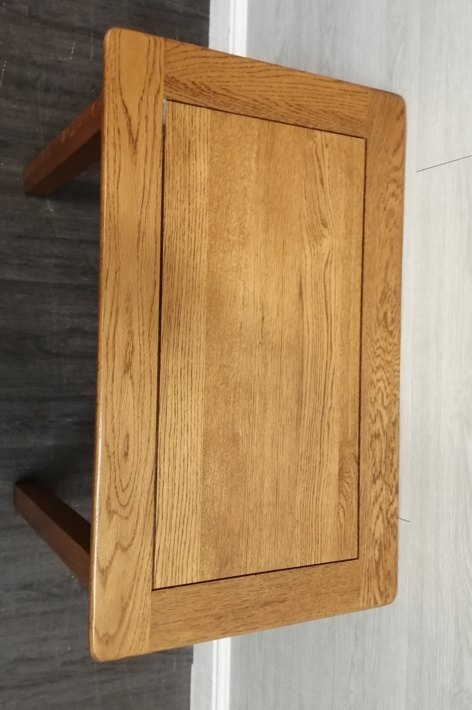 quality oak side /coffee table