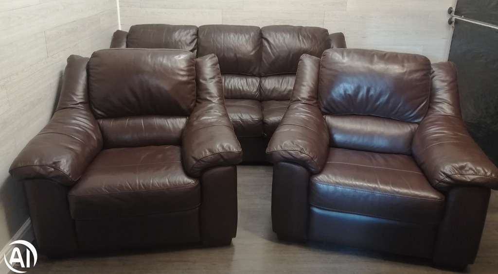 brown leather three peice suite