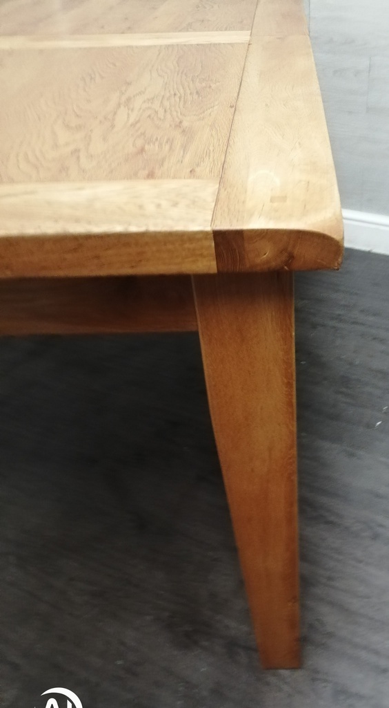 quality OAK EXTENDING DINING TABLE