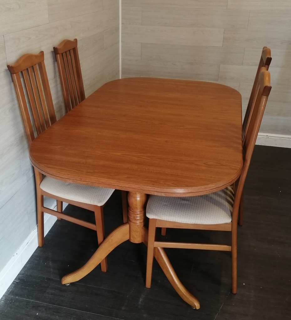 Caxton EXTENDING TABLE AND 4 CHAIRS