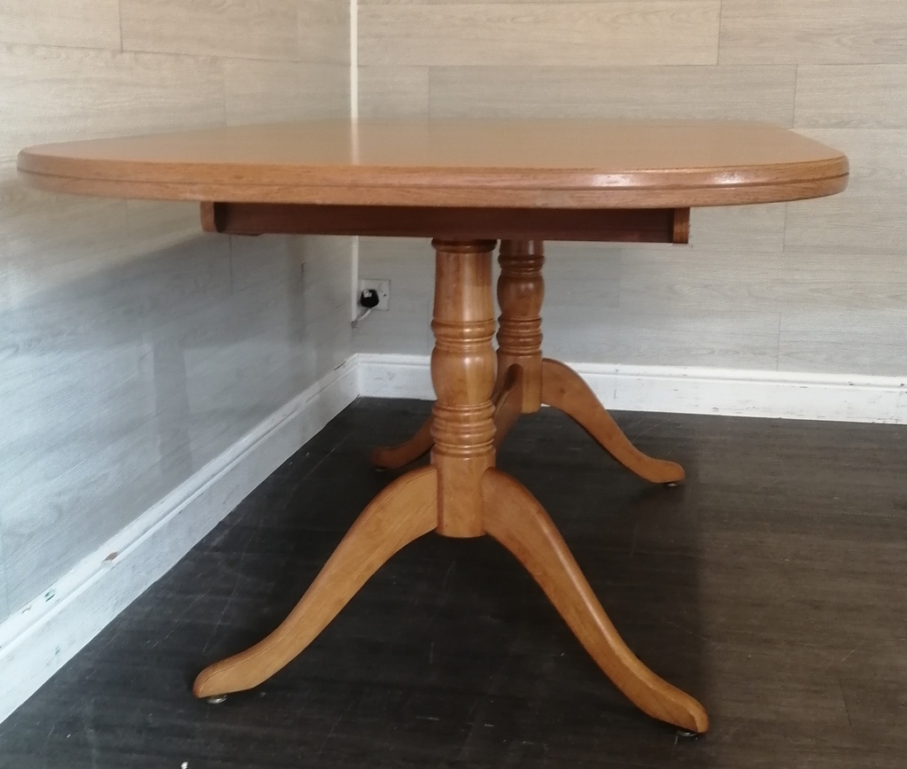 Caxton EXTENDING TABLE AND 4 CHAIRS