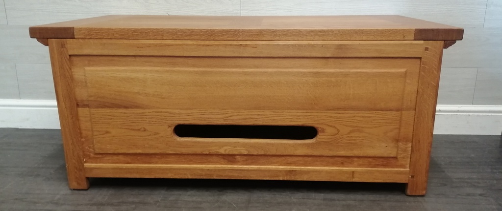 OAK GLAZED TV bench