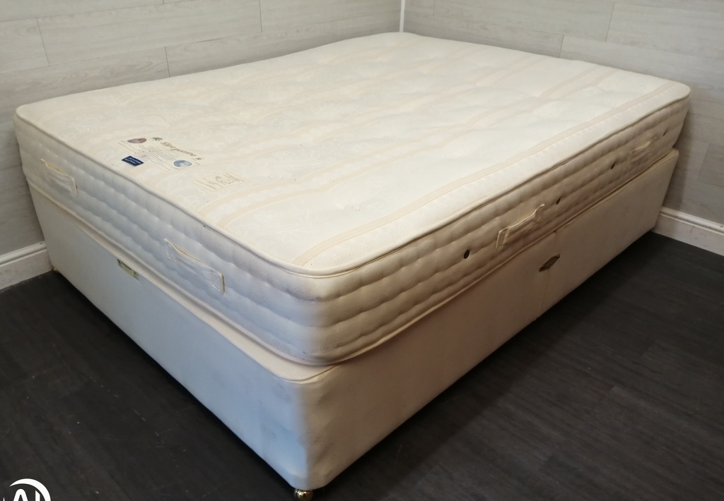 5ft  SLEEPEEZEE MATTRESS &amp; DIVAN SET