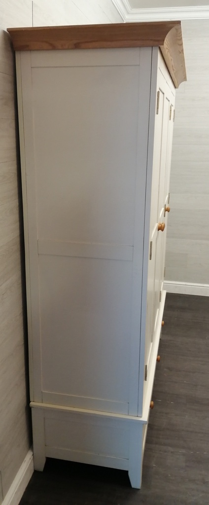 SHAKER STYLE CREAM TRIPLE WARDROBE