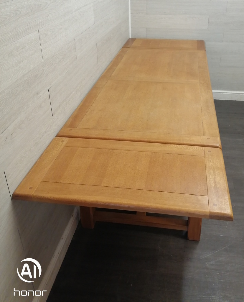 Quality Large Oak Extending Table