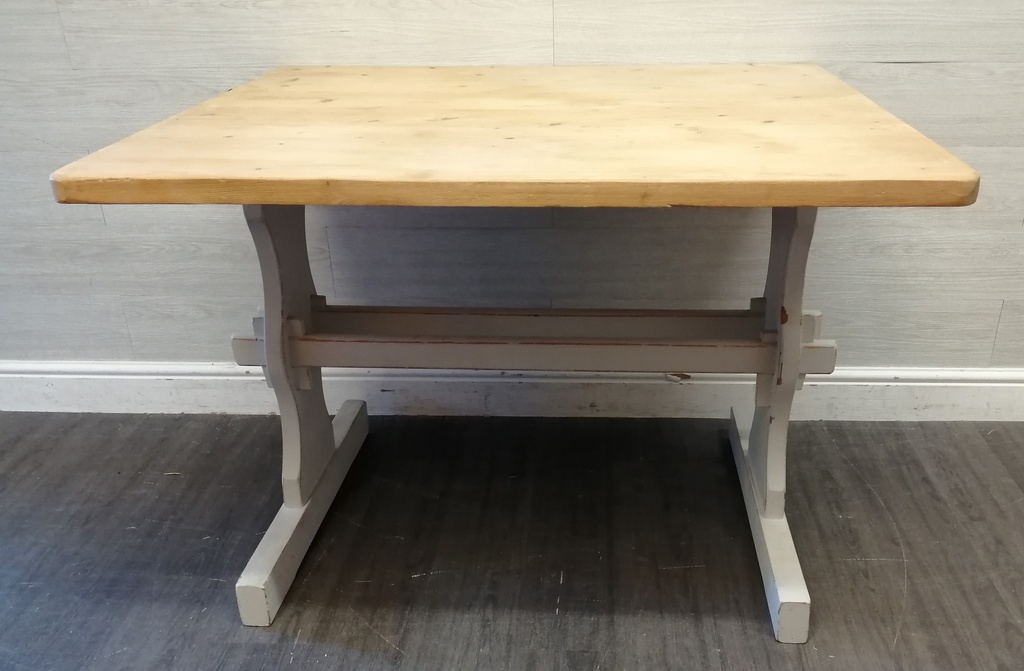 LOVELY SHABBY CHIC DINING TABLE,TWO CHAIRS &amp; BENCH SET