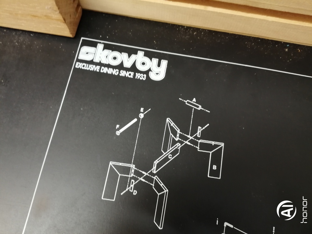 Quality Skovby extending oak dining table