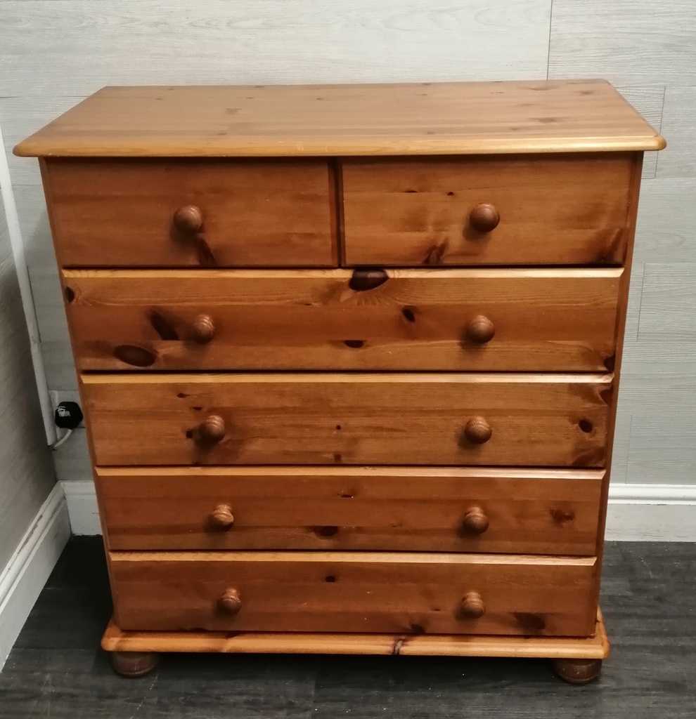 Six drawer pine chest