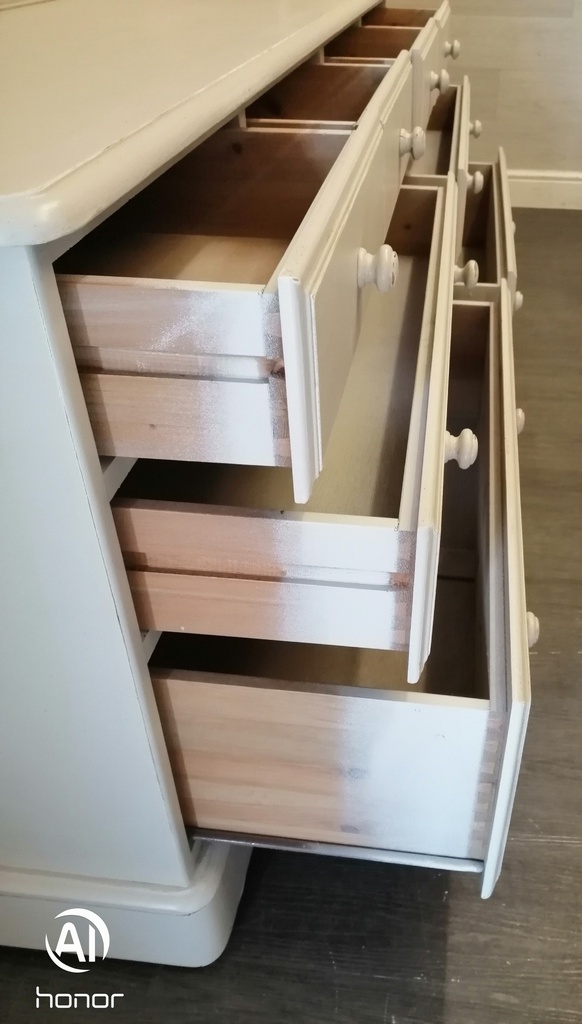 Painted Ducal eight drawer chest