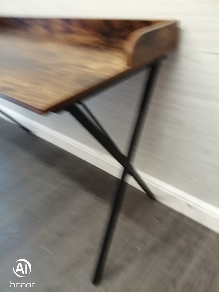 Simple stylish Modern desk