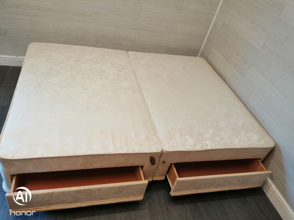 5ft SLEEPEEZEE Four Drawer Divan Base