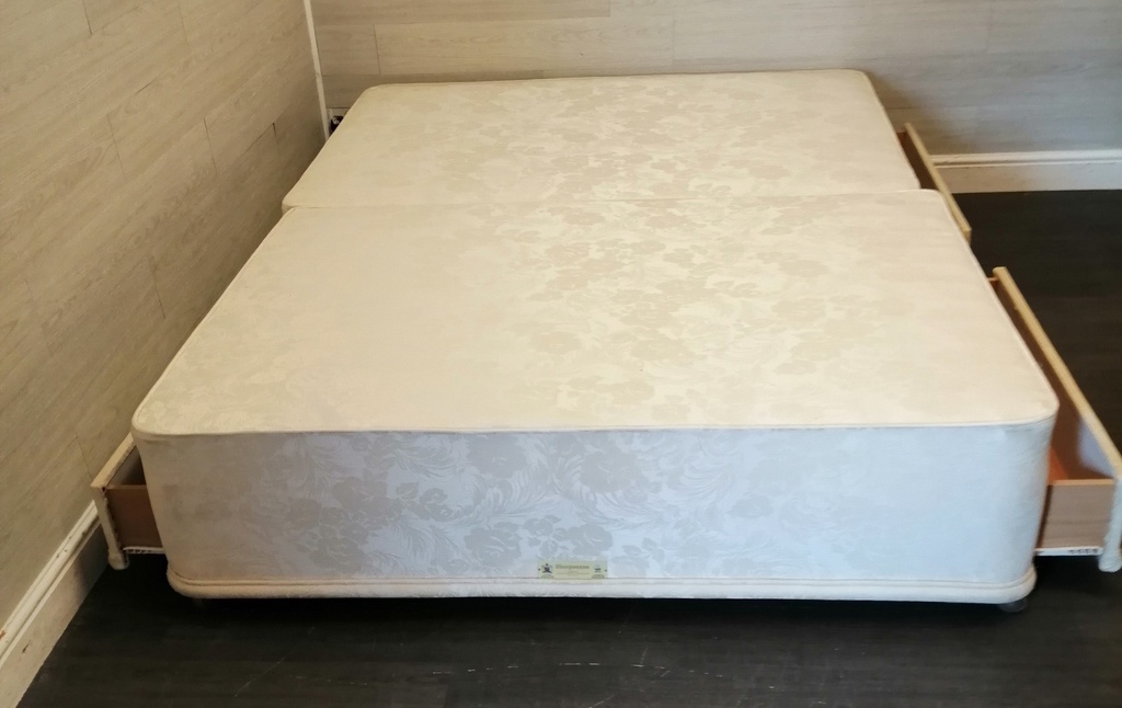 5ft SLEEPEEZEE Four Drawer Divan Base