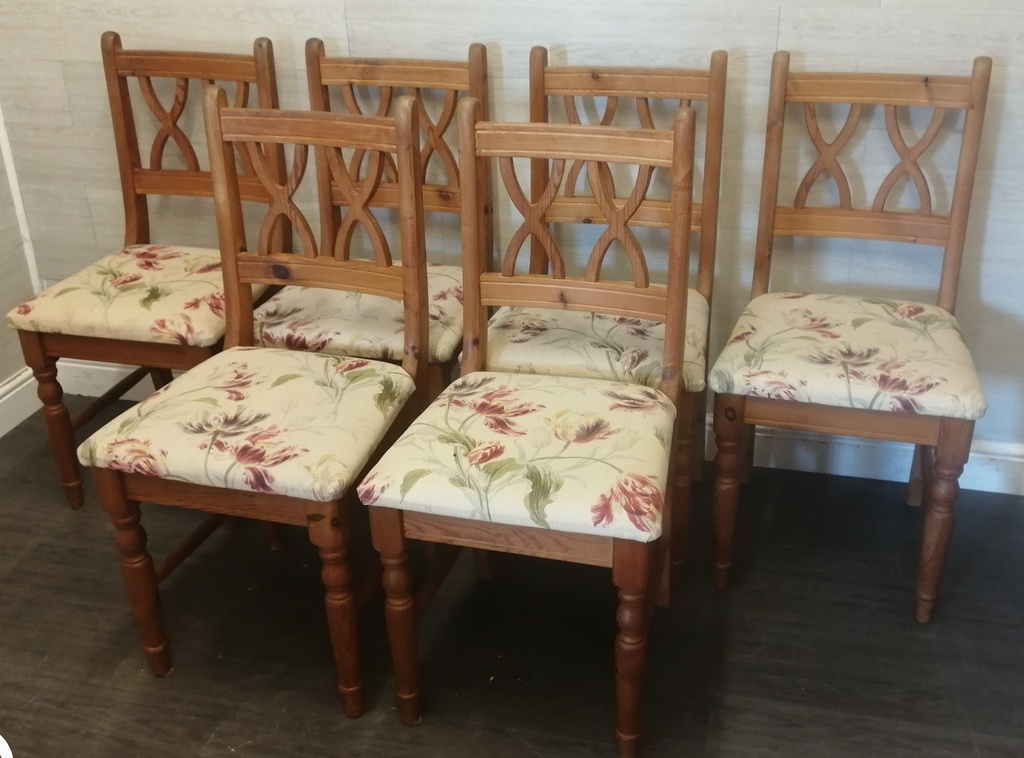 Set of 6 padded Dining Chairs