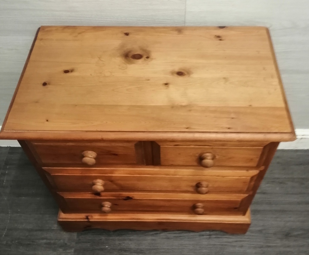 Quality solid pine neat  chest