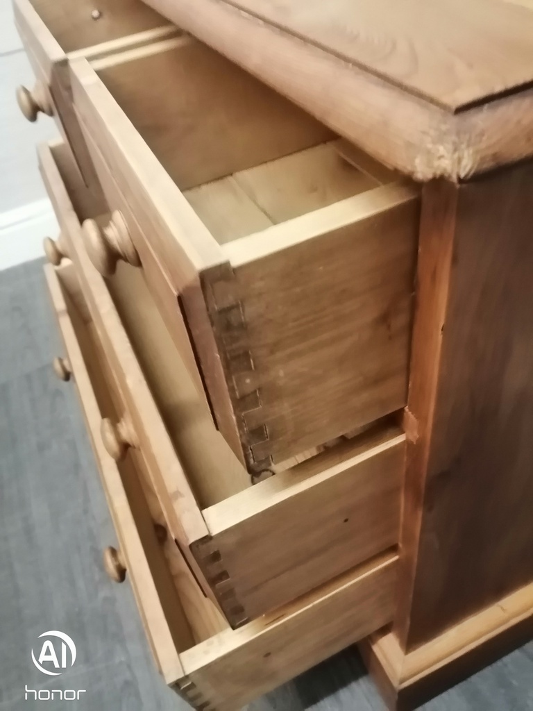 Quality solid pine neat  chest