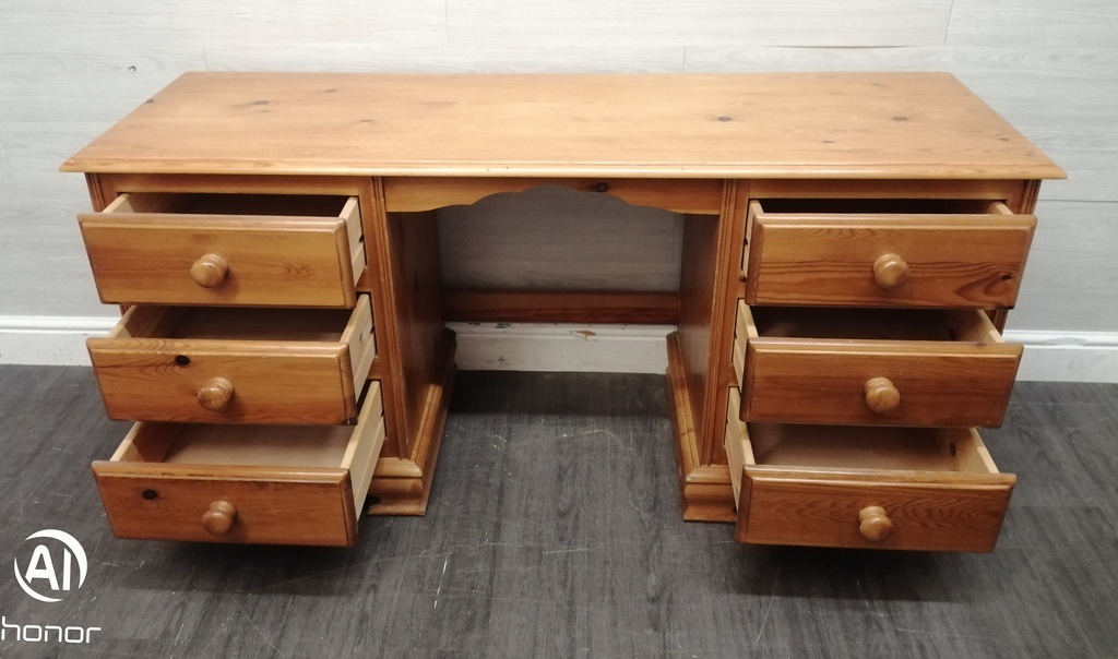 Pine Six Drawer Dressing Table / Desk