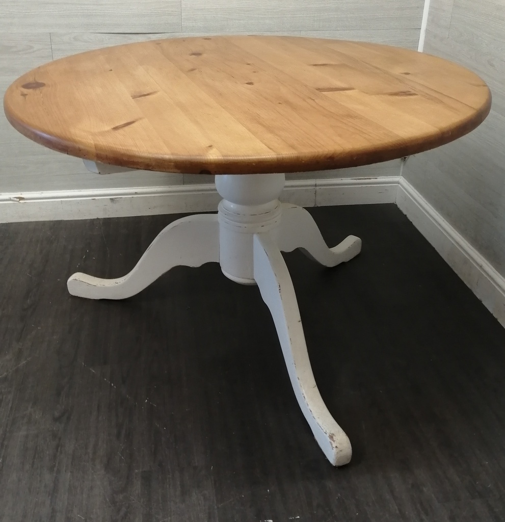 ROUND SOLID PINE TABLE SHABBY CHIC PAINTED TABLE
