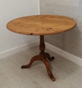 NEAT ROUND PINE DINING TABLE