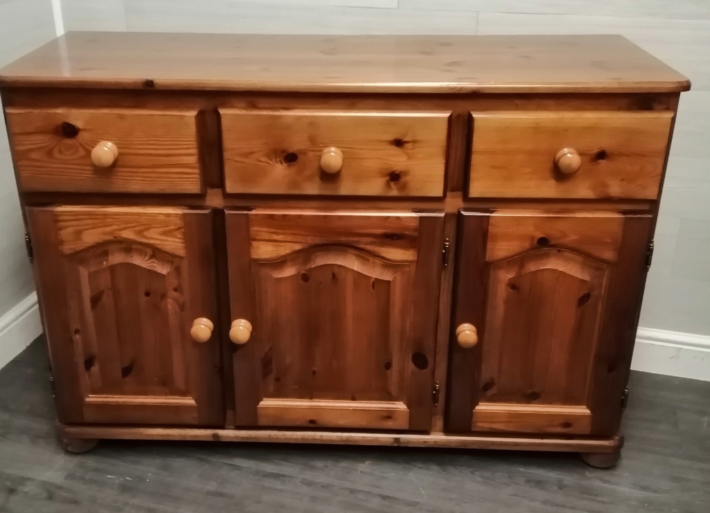 SOLID PINE TRIPLE SIDEBOARD