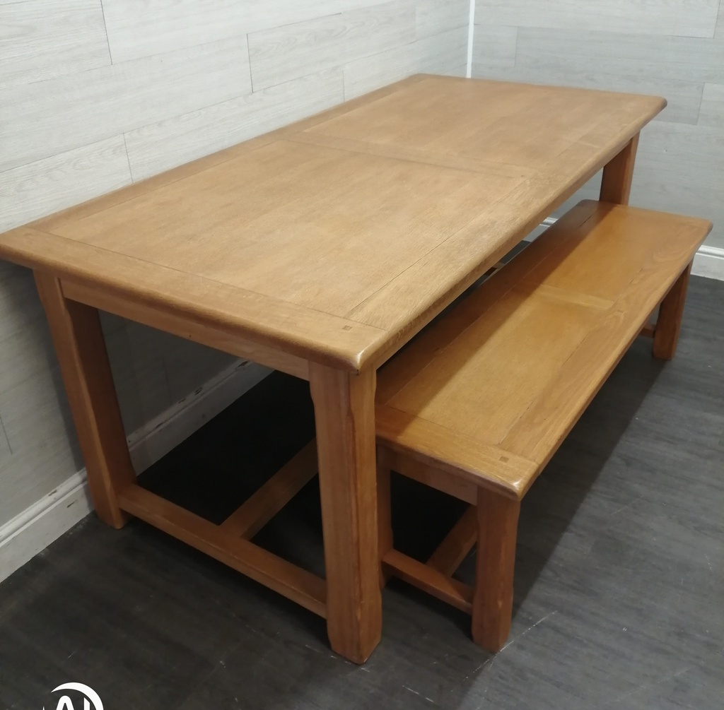 Quality Large Oak Extending Table