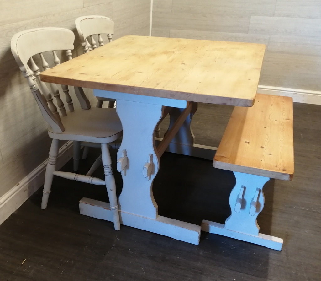 LOVELY SHABBY CHIC DINING TABLE,TWO CHAIRS &amp; BENCH SET