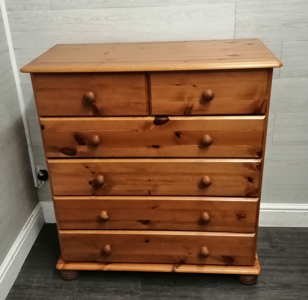 Six drawer pine chest