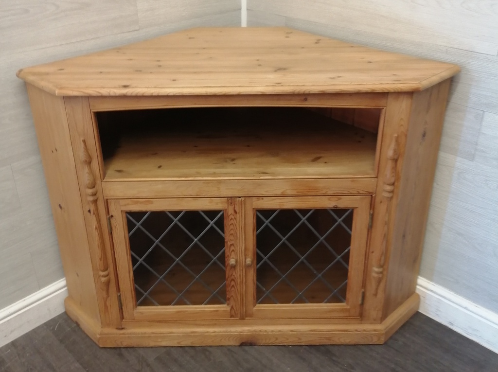 Quality Solid Pine large Tv Corner Unit