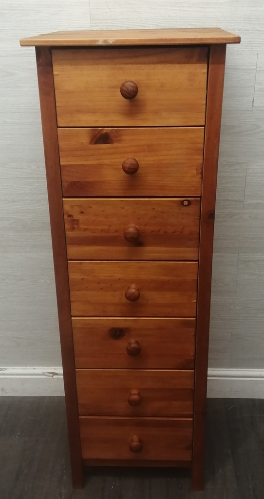 Seven drawer pine wellington chest