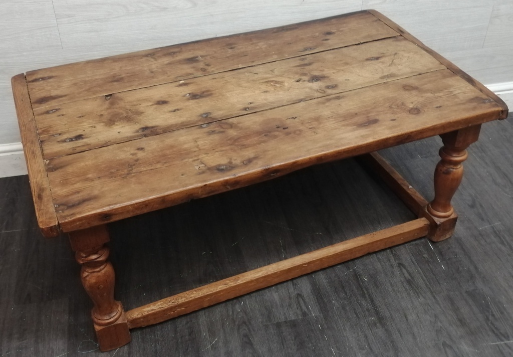 LOVELY OLD RUSTIC PINE COFFEE TABLE