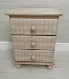 [HF12605] painted pine three drawer bedside chest